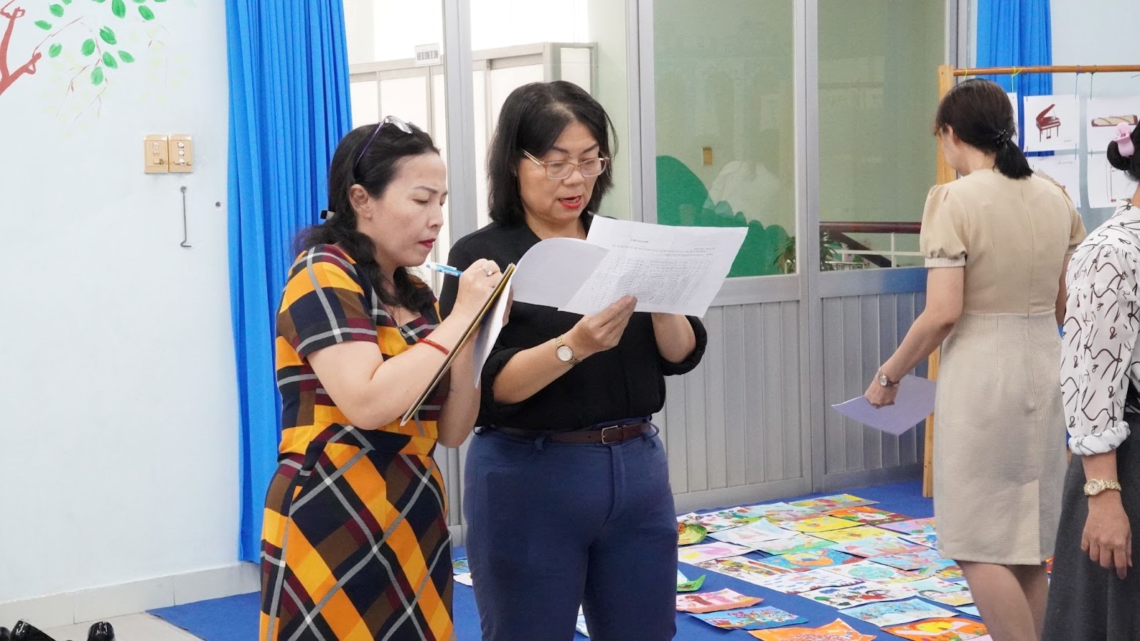 hoi-thi-be-ve- sang-tao-cung- bitex-sac-mau- ruc-ro-tai-von g-thi-cap-quan -3-3.jpg